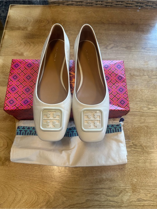 Tory Burch Shoes - Tory Burch Cream Leather Logo Square-Toe Ballet Flats